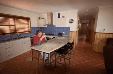 Ceduna Shelly Beach Caravan Park Cabins - Darwin Holiday 1