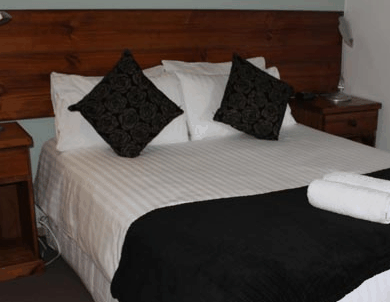 Tullah Lakeside Chalets - Darwin Holiday 1