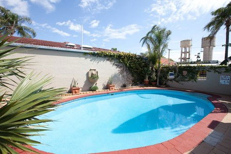 The Town House Motor Inn - Sundowner Goondiwindi - Darwin Holiday 1