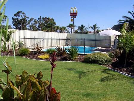 Renmark Motor Inn - Darwin Holiday 3