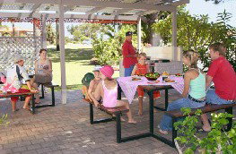 Tuncurry Sunset Motel - Darwin Holiday 1