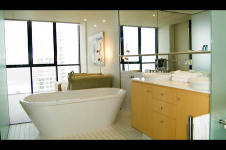 Aria Apartments Broadbeach - Darwin Holiday 10