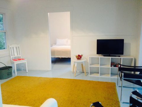 Greens Beach Cottage - Darwin Holiday 1