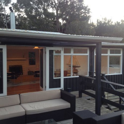 Greens Beach Cottage - Darwin Holiday 4