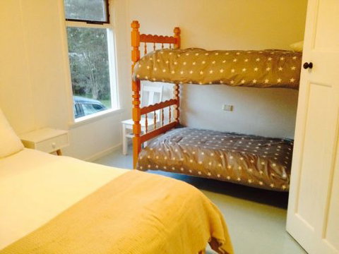 Greens Beach Cottage - Darwin Holiday 6