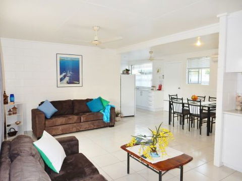 Lucinda Holiday Rentals  - Darwin Holiday 0