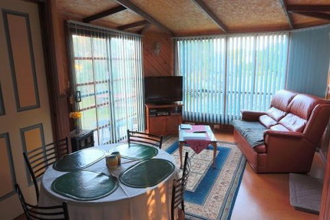 Stanley Lakeside Spa Cabins - Darwin Holiday 4