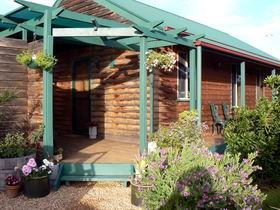 Blushing Grape - Darwin Holiday 0