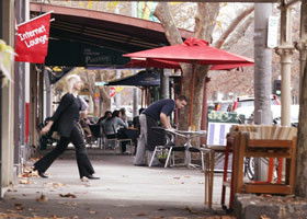 About Henry's - Darwin Holiday 0