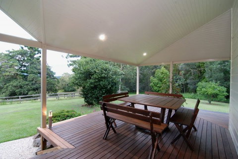 Fernridge Farm Cottage - Darwin Holiday 4