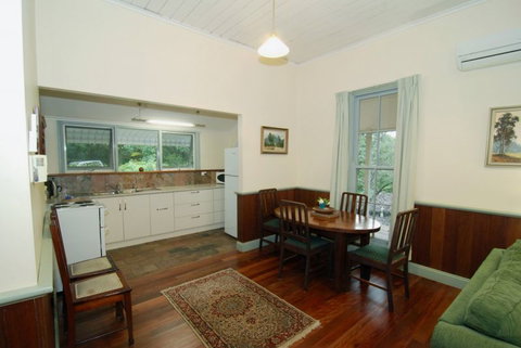 Fernridge Farm Cottage - Darwin Holiday 5