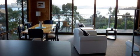 Bruny Beach House - Darwin Holiday 4