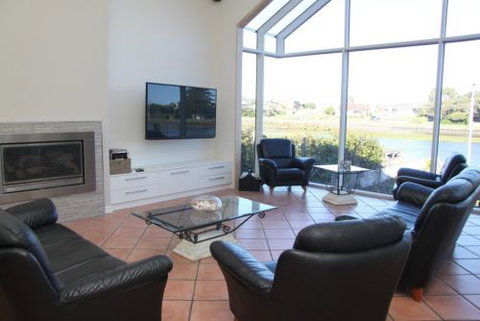 Hearn's Port Fairy Accommodation - Darwin Holiday 3