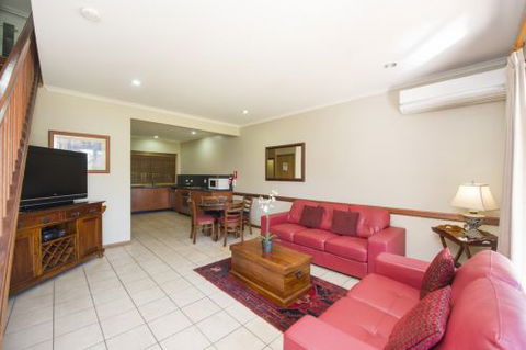 Portside Executive Aparments - Darwin Holiday 3