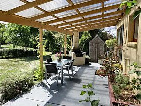 Grandma Housemove - Darwin Holiday 0