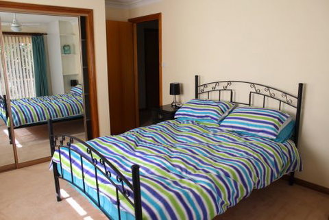 Tomakin Beach House - Darwin Holiday 5