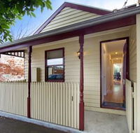 Port Melbourn Cottage - Stay Innercity - Darwin Holiday