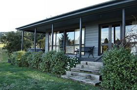 Orani Vineyard Cottage - Darwin Holiday 0