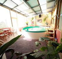 Down To Erth Bampb - Darwin Holiday