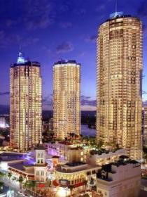 Surfers Paradise QLD Darwin Holiday