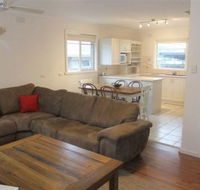 Rosebud Beach House on Kennington - Darwin Holiday