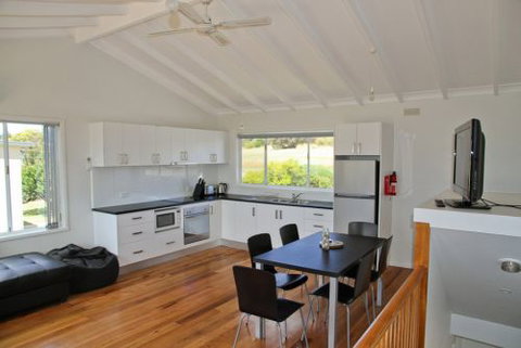 The Blue House Coles Bay - Darwin Holiday 1