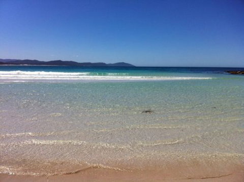 The Blue House Coles Bay - Darwin Holiday 7