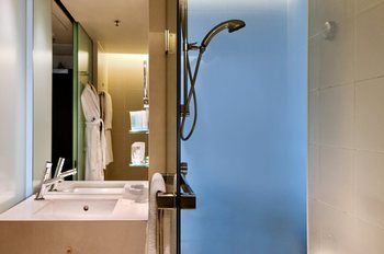 Hilton Sydney - Darwin Holiday 16