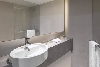 Hyatt Regency Sydney - Darwin Holiday 12