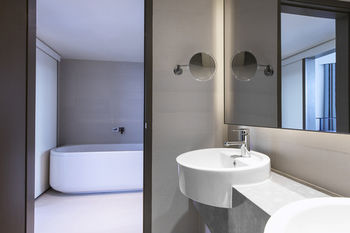 Hyatt Regency Sydney - Darwin Holiday 13