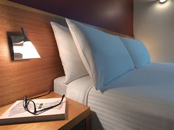 Ibis Melbourne Little Bourke Street - Darwin Holiday 2