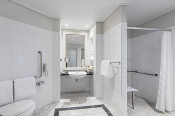 Radisson Blu Plaza Hotel Sydney - Darwin Holiday 14