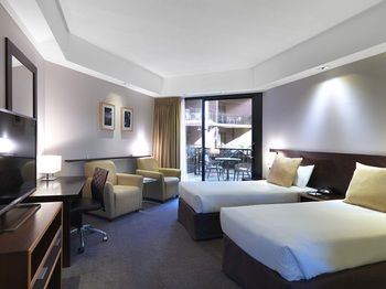 Amora Riverwalk Melbourne - Darwin Holiday 30