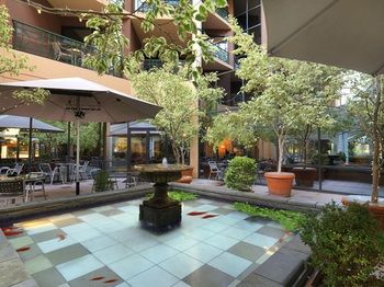 Amora Riverwalk Melbourne - Darwin Holiday 41