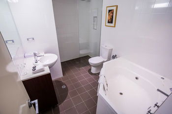 Amora Riverwalk Melbourne - Darwin Holiday 47