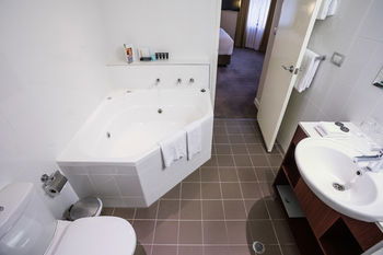 Amora Riverwalk Melbourne - Darwin Holiday 50