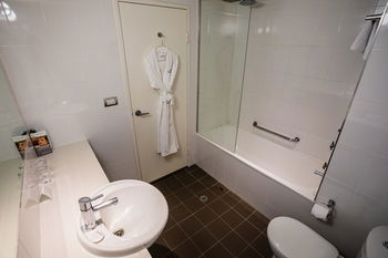 Amora Riverwalk Melbourne - Darwin Holiday 54