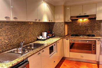 Seasons Harbour Plaza - Darwin Holiday 10