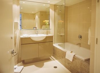 Adina Apartment Hotel Sydney, Harbourside - Darwin Holiday 0