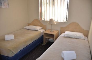 Country Comfort Hunts Liverpool - Darwin Holiday 24