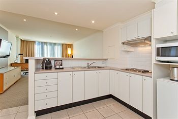 Radisson Hotel & Suites Sydney - Darwin Holiday 13