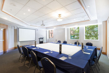 Radisson Hotel & Suites Sydney - Darwin Holiday 25