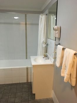 Waldorf The Entrance Serviced Apartments - Darwin Holiday 8