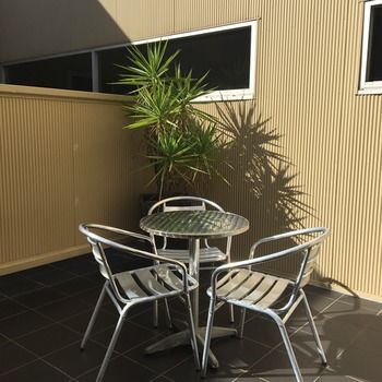 Ramada Encore Dandenong - Darwin Holiday 16