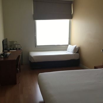 Ramada Encore Dandenong - Darwin Holiday 17