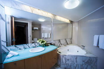 Pullman Quay Grand Sydney Harbour - Darwin Holiday 4