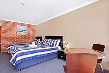 Lake Macquarie Motor Inn - Darwin Holiday 5
