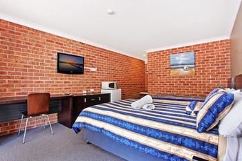 Lake Macquarie Motor Inn - Darwin Holiday 7