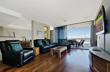 Pumicestone Blue - Darwin Holiday 38