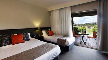 Harrigan's Irish Pub & Accommodation - Darwin Holiday 24